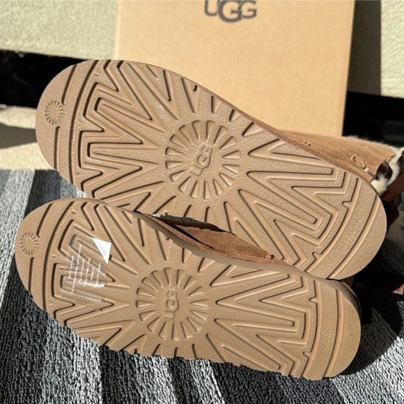 UGG Bailey Bow Tall II Boot - Picture 7 of 11